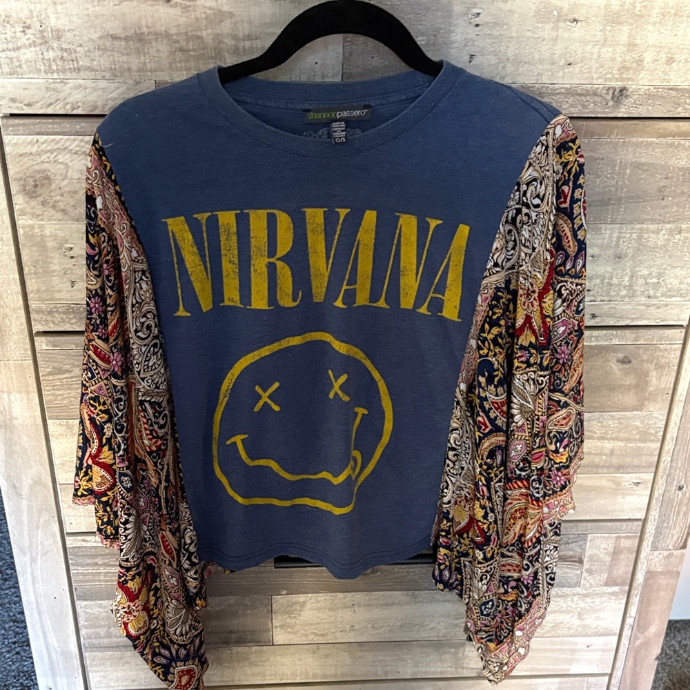 Nirvana Graphic Long-Sleeve Blouse - Blue with Patterned Sleeves